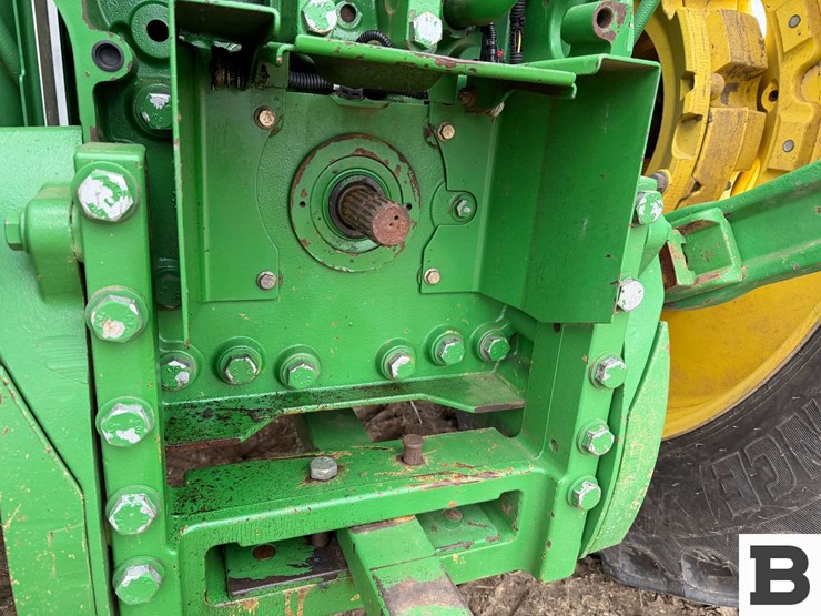 2012-john-deere-7215r-image-26