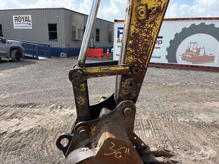 2005-kobelco-135sr-image-17