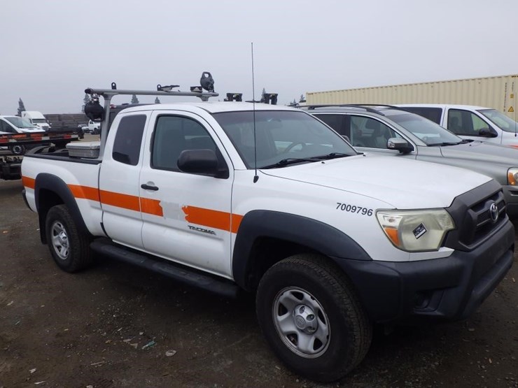 2014-toyota-tacoma-image-2