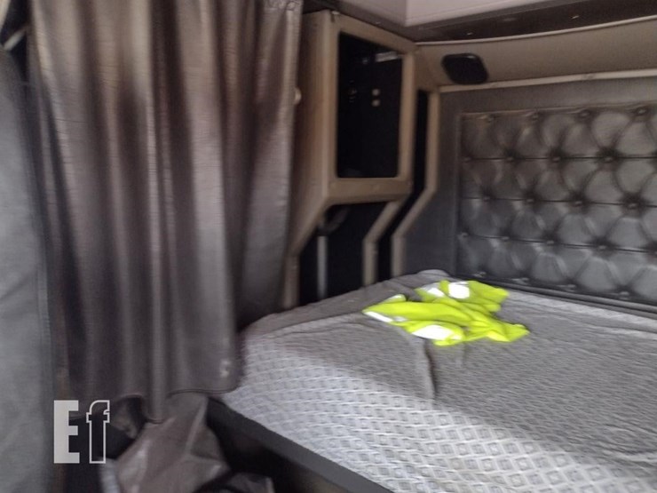 2000-international-9900-image-15