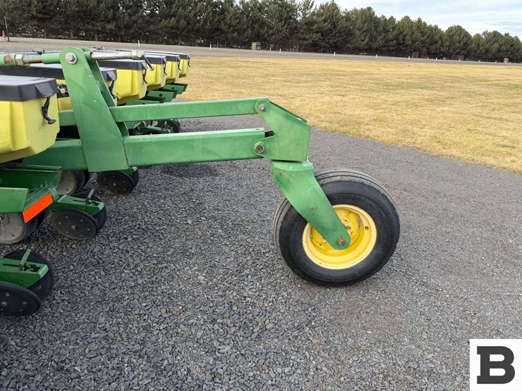 john-deere-1720-image-33