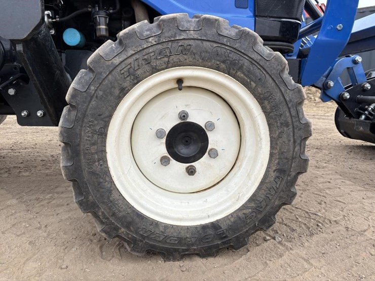 2021-new-holland-workmaster-25-image-18