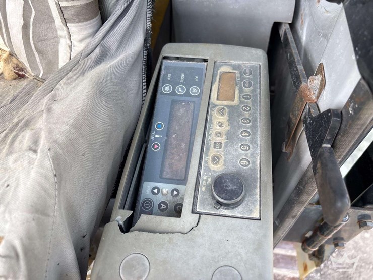 2005-kobelco-135sr-image-10