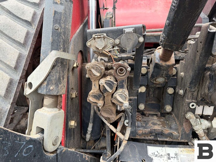 2014-case-ih-steiger-370-rowtrac-image-40