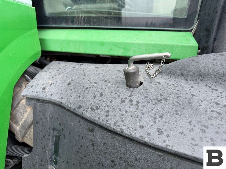 2012-john-deere-7215r-image-67