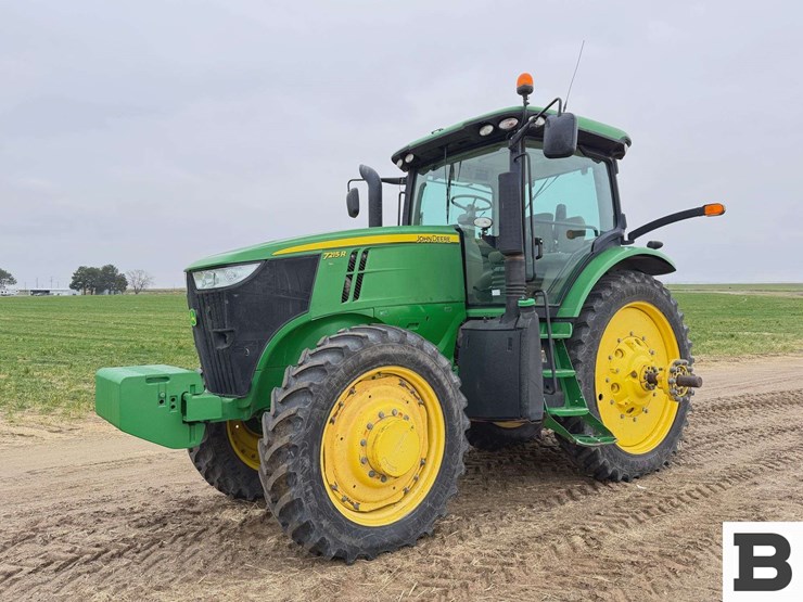 2012-john-deere-7215r-image-1