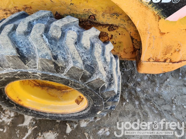 2011-caterpillar-236b3-image-9