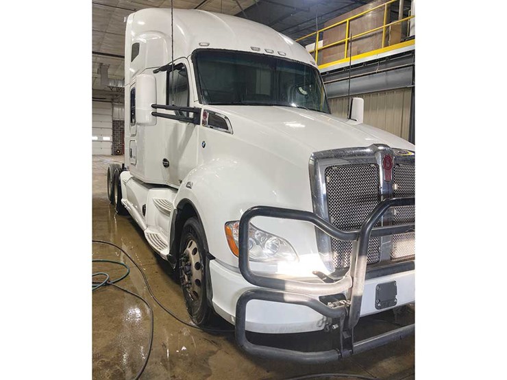 2020-kenworth-t680-image-2