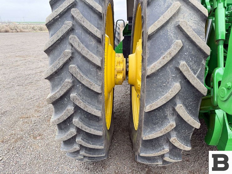 2012-john-deere-8335r-image-35