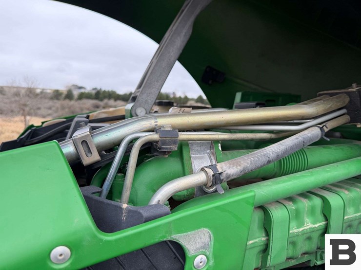 2011-john-deere-8310r-image-61