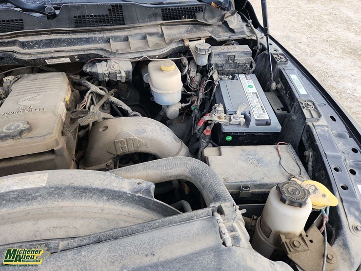 2017-dodge-3500-image-30