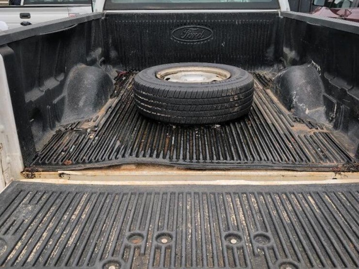 2012-ford-f150-xl-image-8