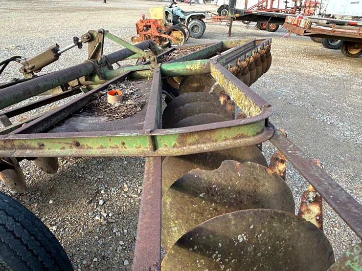 john-deere-8-image-4