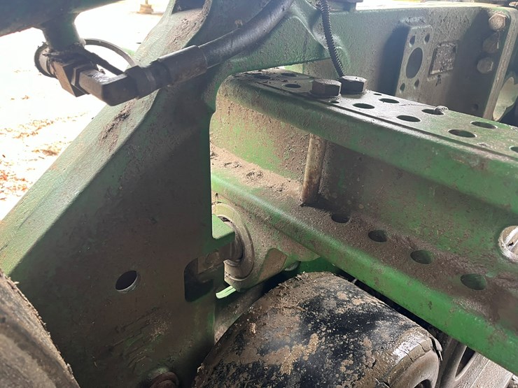 2014-john-deere-8370rt-image-35