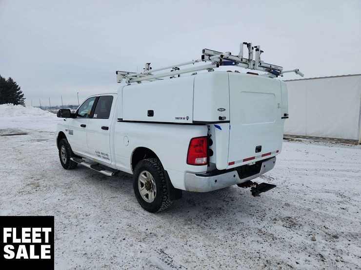 2015-ram-3500-slt-image-3