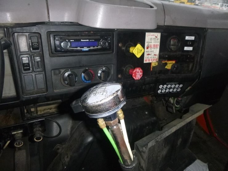 1995-international-4900-image-8