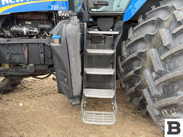 new-holland-t8.330-image-26