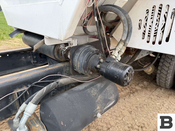 2003-international-7600-image-9