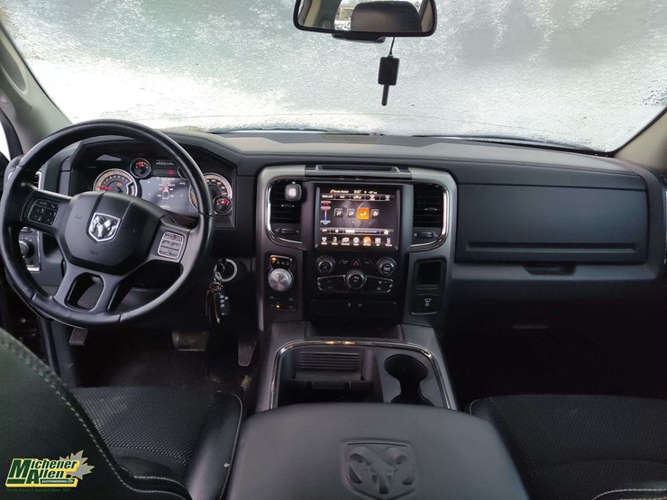 2016-dodge-1500-image-14