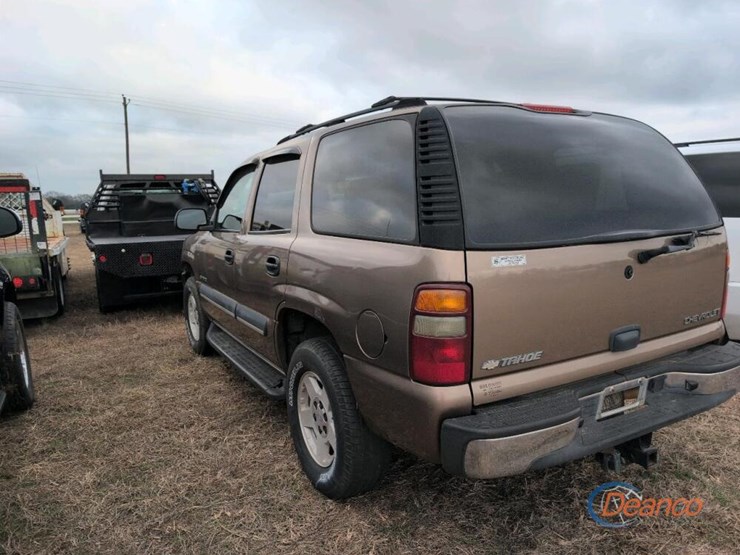 2003-chevrolet-tahoe-image-2