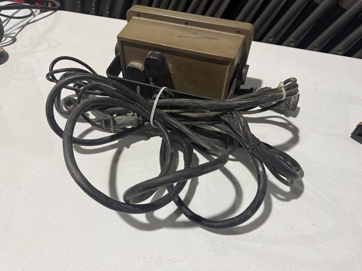 35257-john-deere-12-image-76