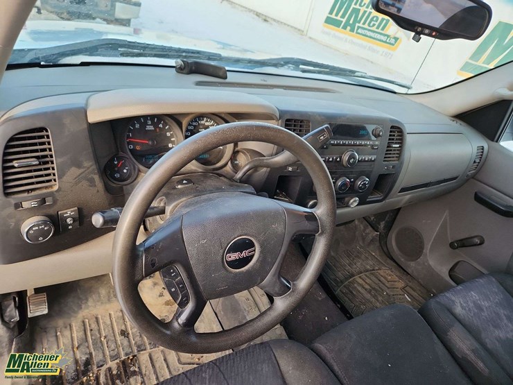 2010-gmc-sierra-1500-image-16