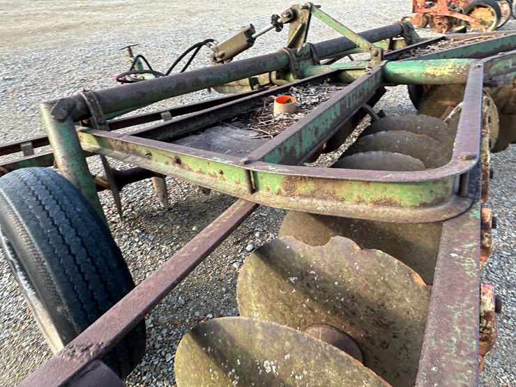 john-deere-8-image-5