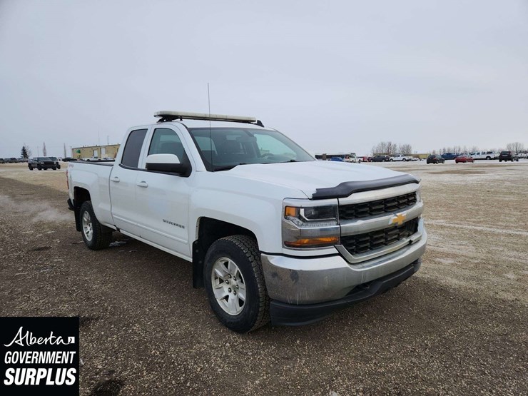 2017-chevrolet-silverado-1500-image-2