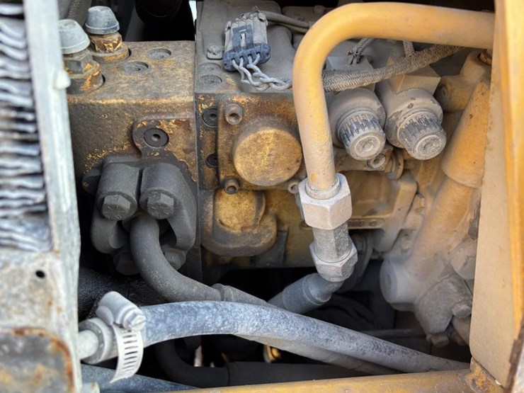 2008-deere-772d-image-71