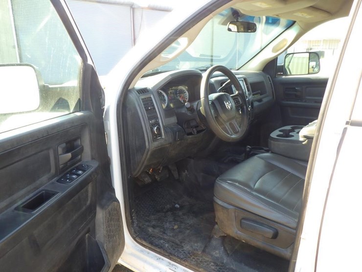 2016-dodge-2500-image-5