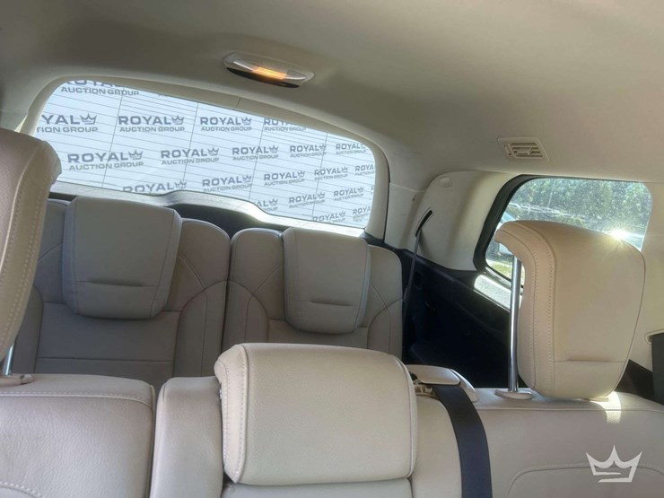 2017-mercedes-benz-gls450-awd-suv-image-29