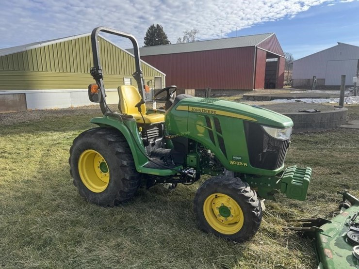 john-deere-3033r-image-2