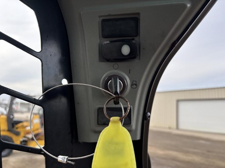 2018-caterpillar-226d-image-29