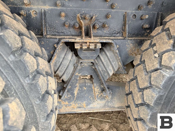 2003-international-7600-image-20