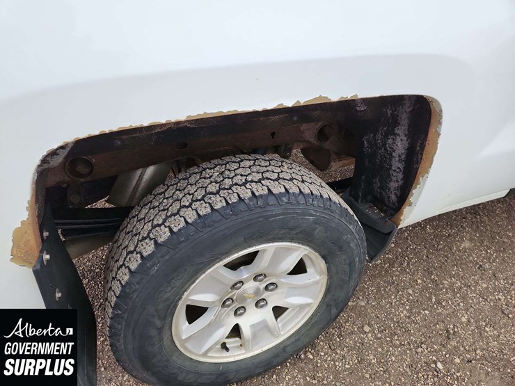 2017-chevrolet-silverado-1500-image-38