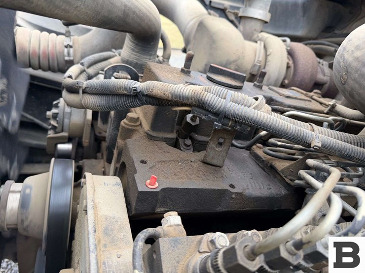 1996-freightliner-fl70-image-33