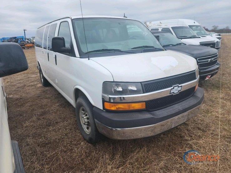 2014-chevrolet-express-2500-image-10