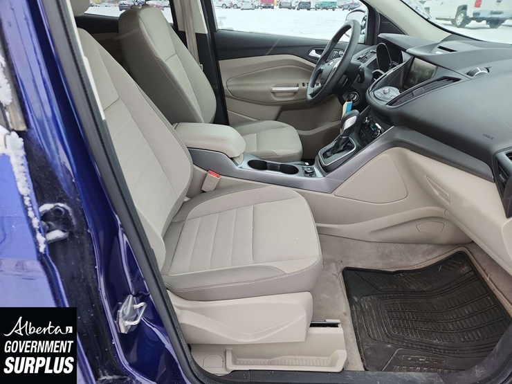 2013-ford-escape-se-image-18