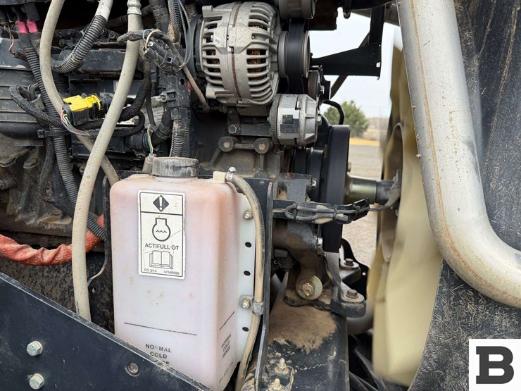 2014-case-ih-steiger-370-rowtrac-image-66