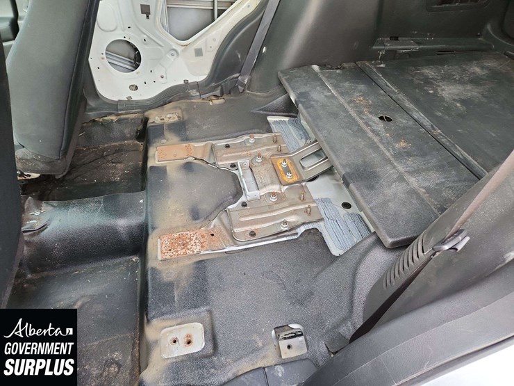 2013-ford-explorer-image-37