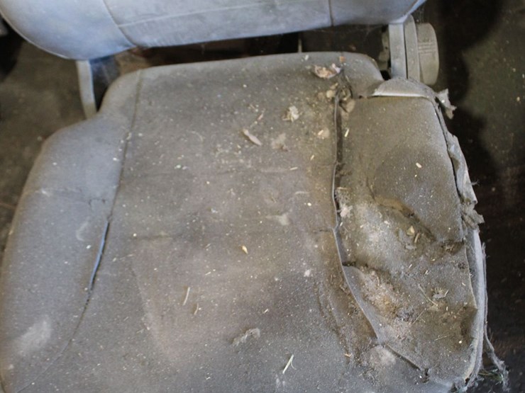 peterbilt-seat-image-3