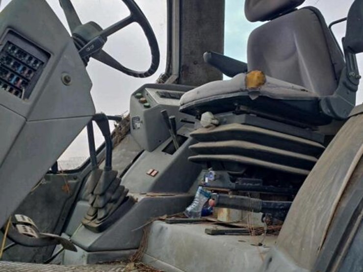 massey-ferguson-3070-tractor,-s/n-p083033:-cab-image-14