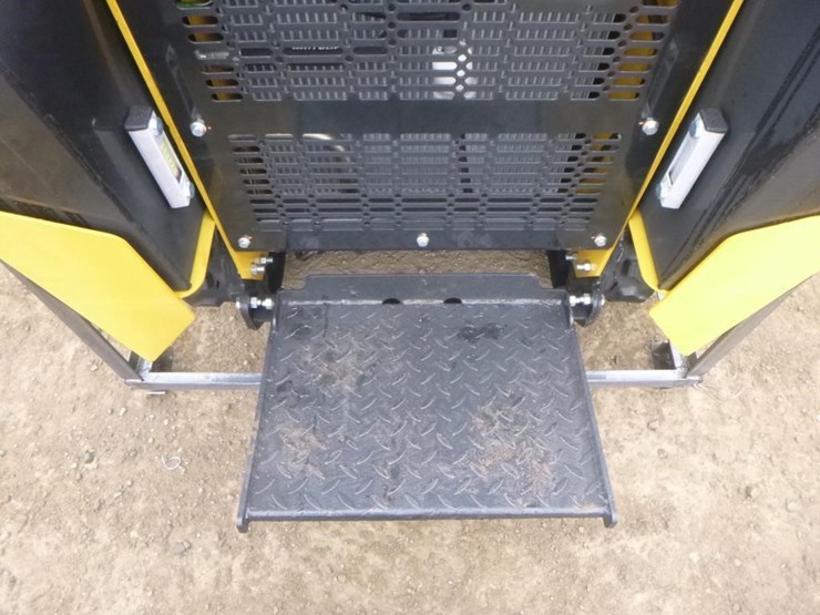 2025-cfg-kktca27-skid-steer-track-loader-image-11