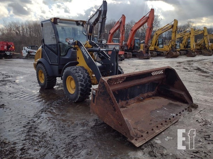 2021-deere-304l-image-29