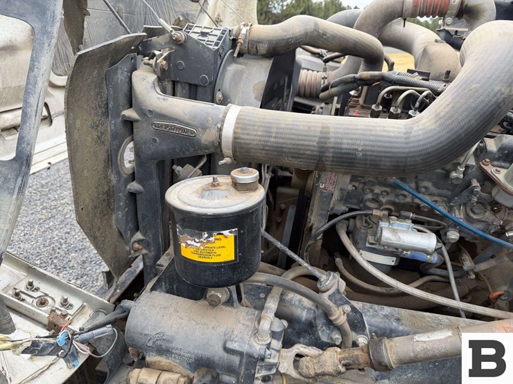 1996-freightliner-fl70-image-28