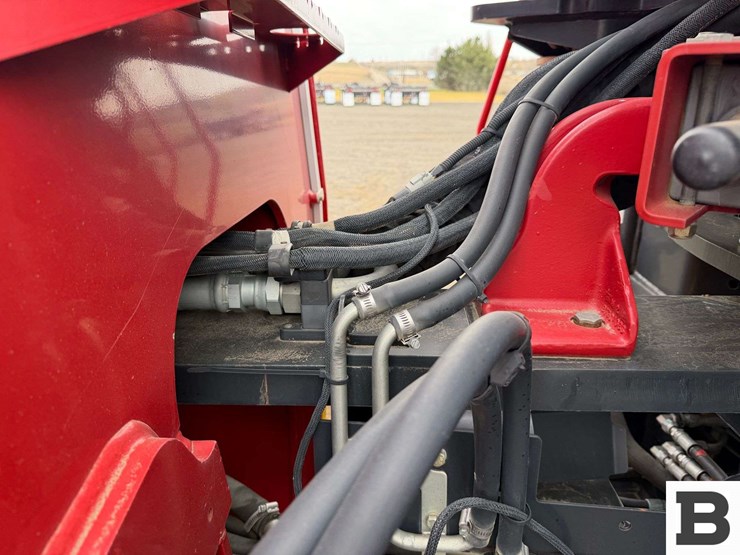 2012-case-ih-600-image-59