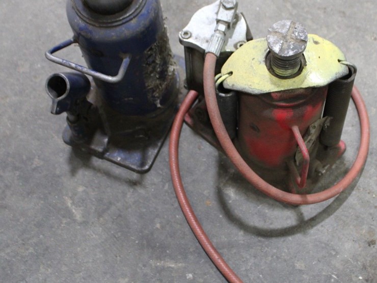 two-bottle-jacks-image-1