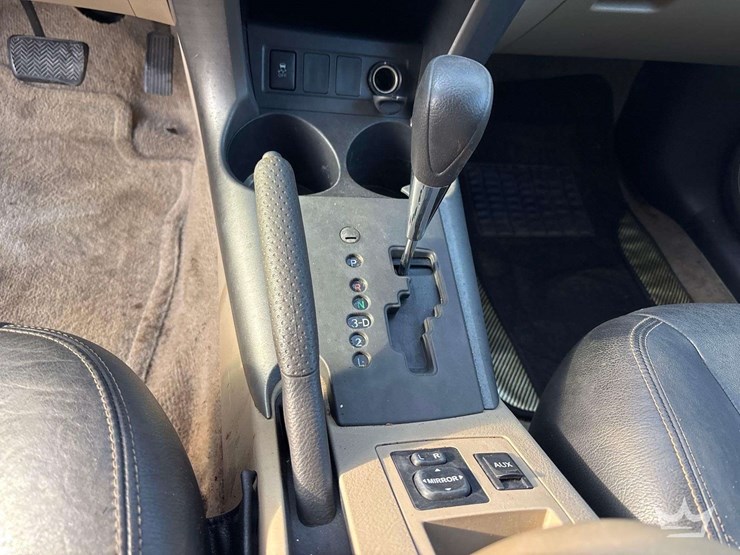 2010-toyota-rav4-image-16