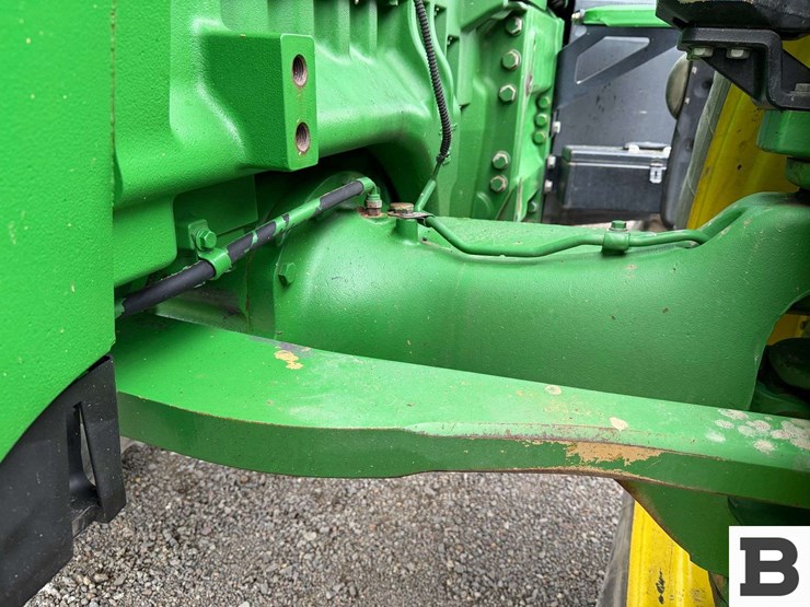 2011-john-deere-8310r-image-14