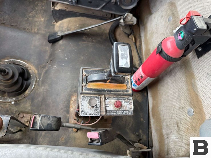 1996-freightliner-fl70-image-44